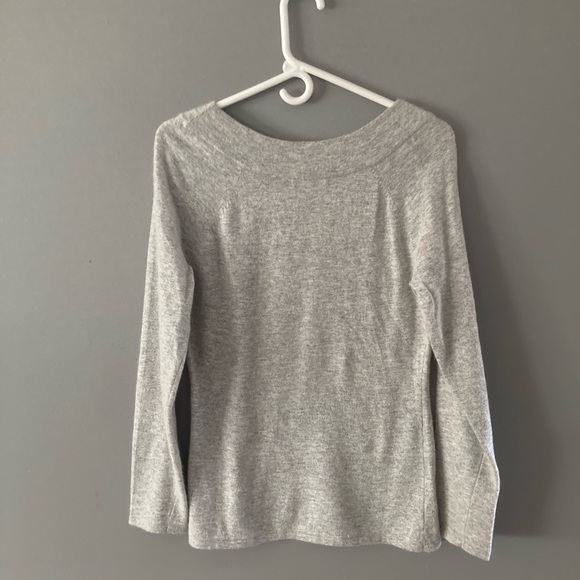 Great Condition!! Sarah Spencer Sweater - Picture 3 of 3